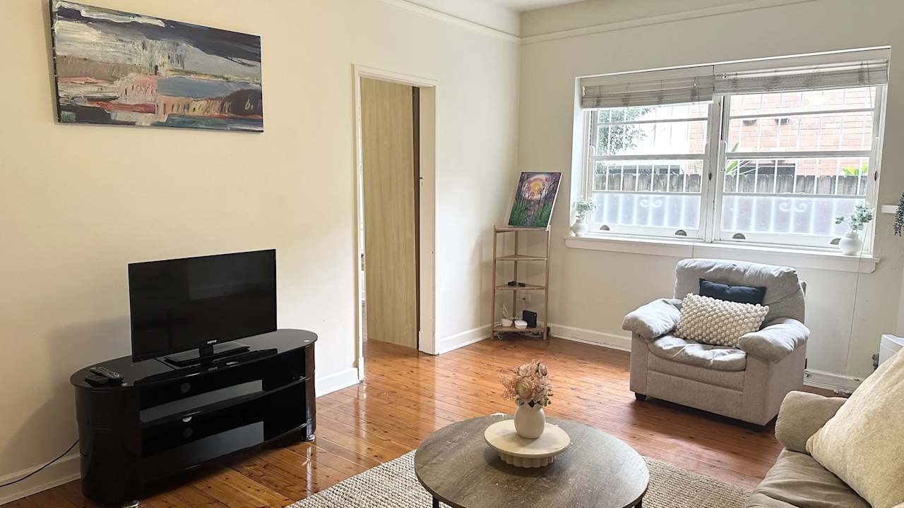 Whole property with 2 rooms for rent