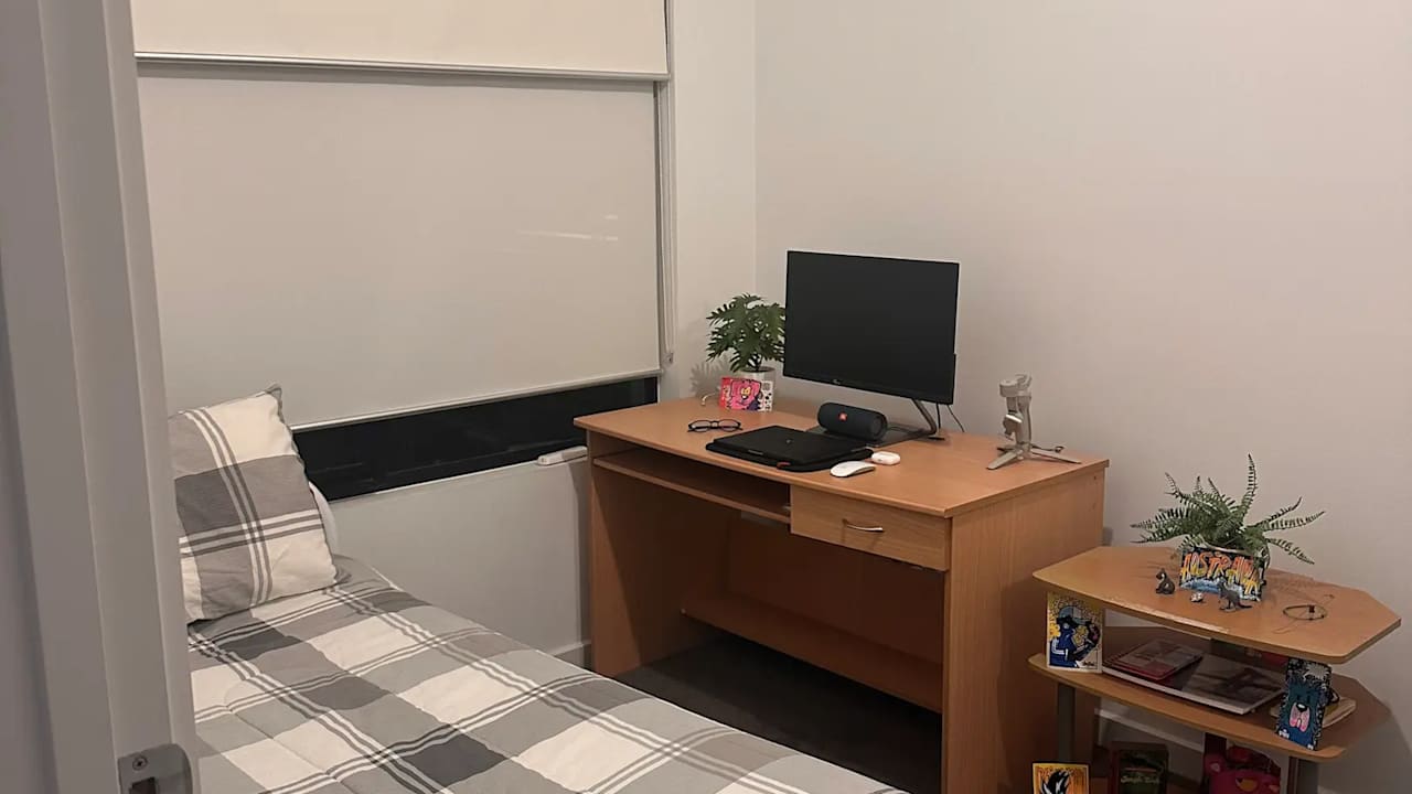 Unfurnished room in a share house