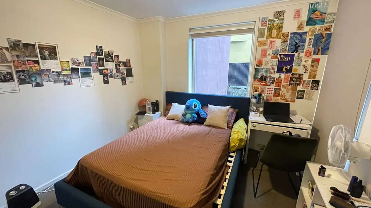 Furnished room in a flatshare