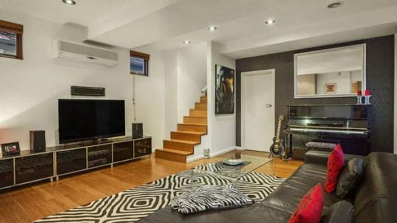 Furnished room with ensuite in a share house