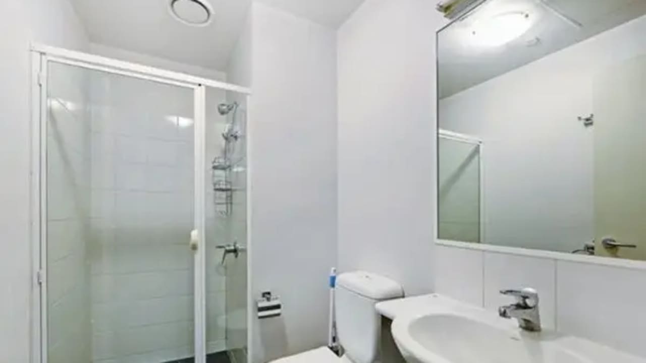 Whole property with 2 rooms for rent