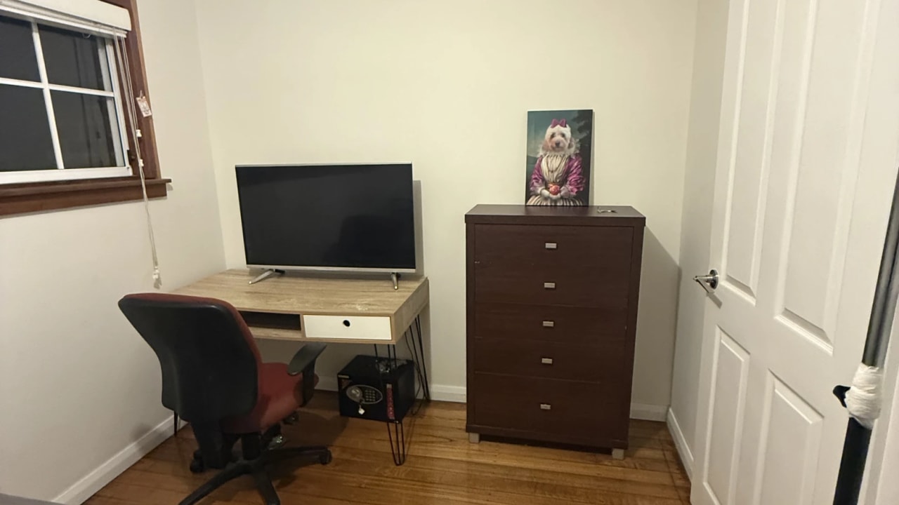 Furnished room in a share house