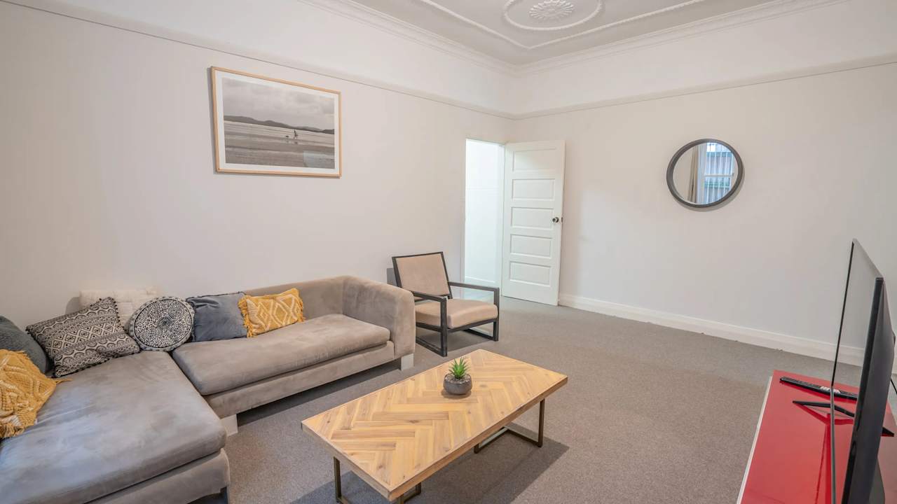 Whole property with 4 rooms for rent