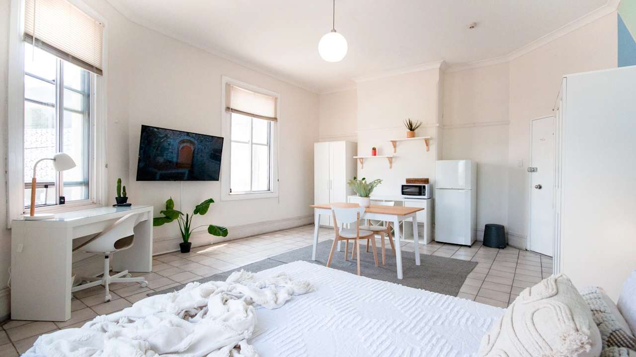 Furnished room in a share house