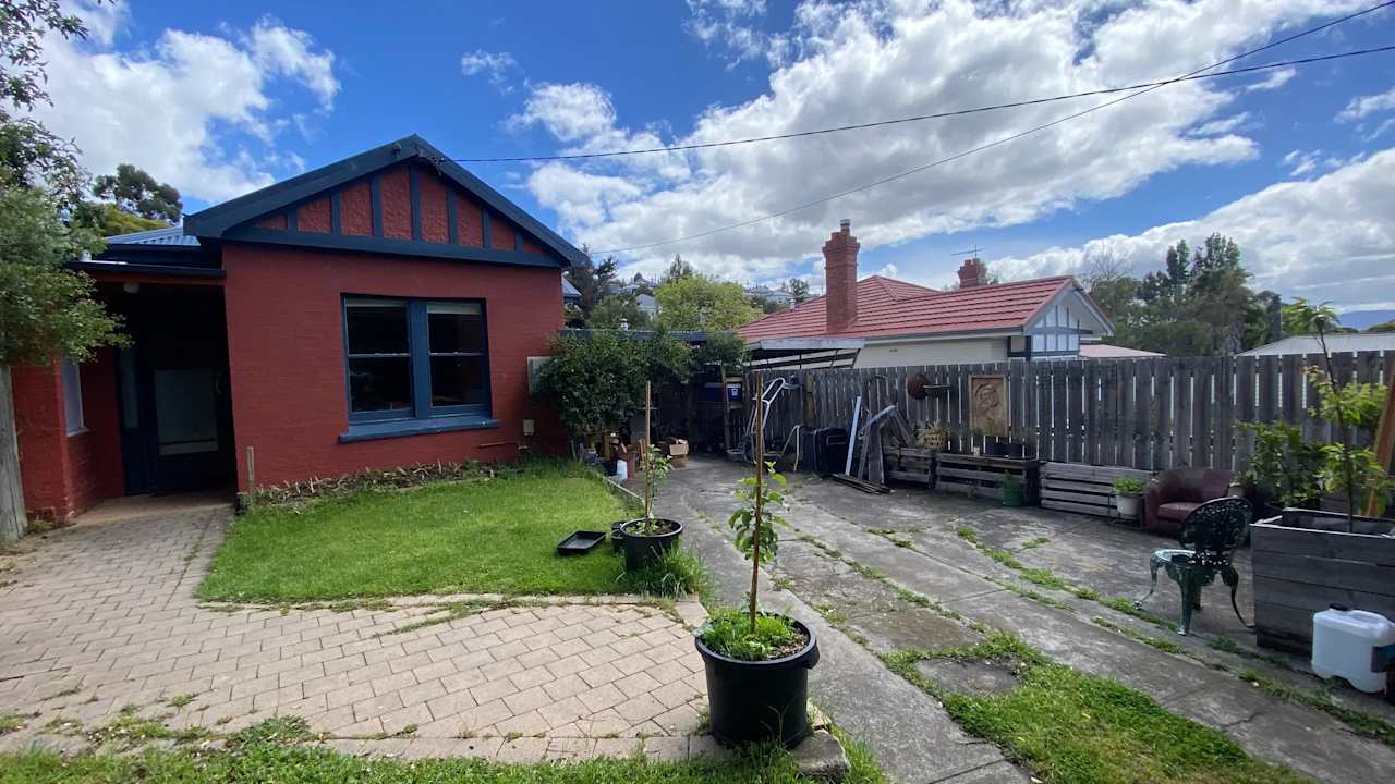 Unfurnished room in a share house