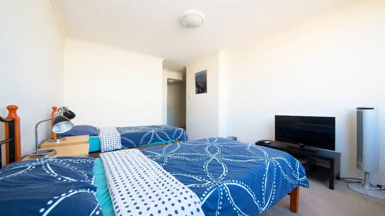 Furnished room with ensuite in a flatshare