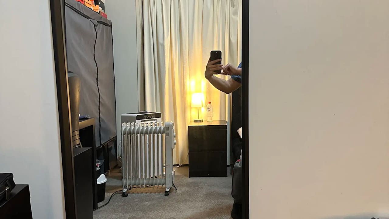 Unfurnished room in a flatshare