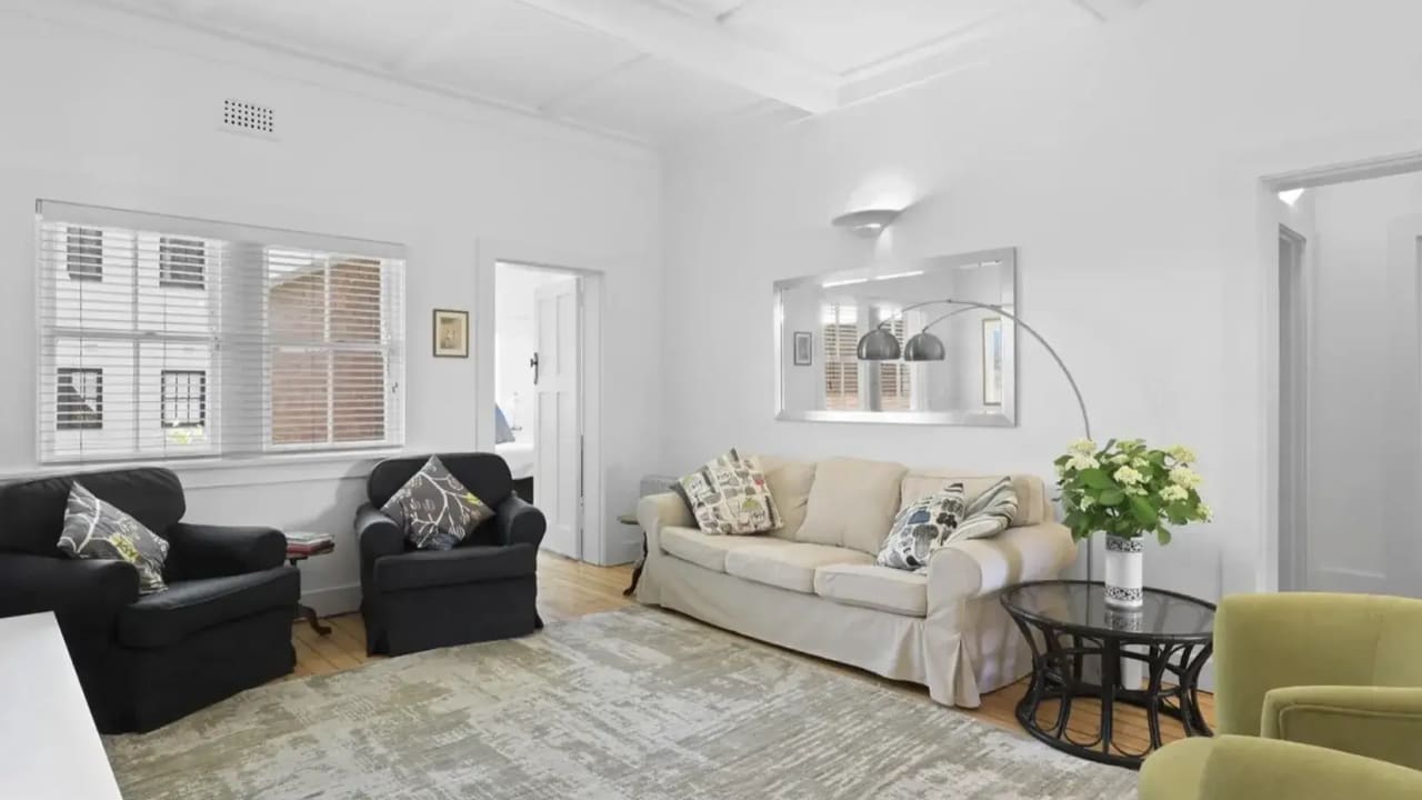 Furnished room in a flatshare