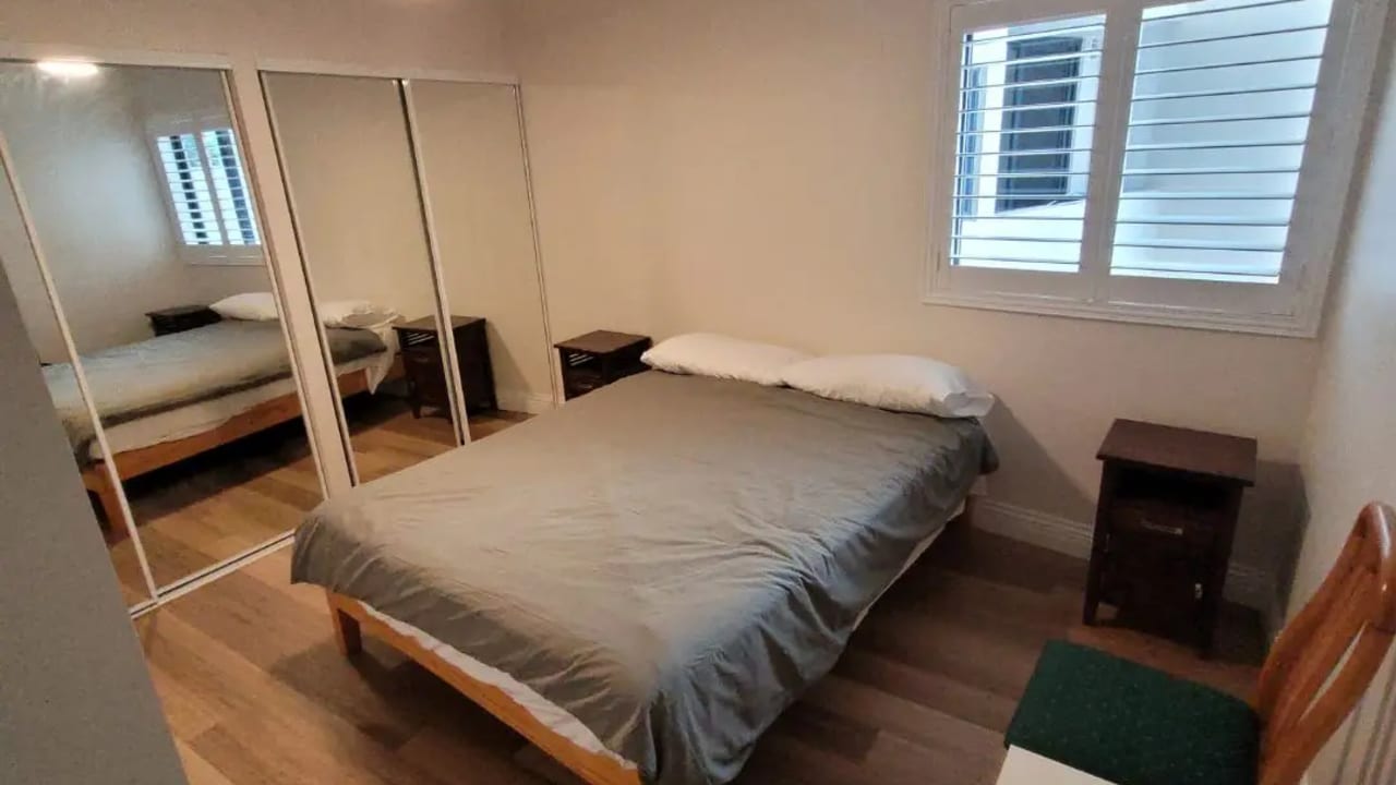 Furnished room with own bathroom