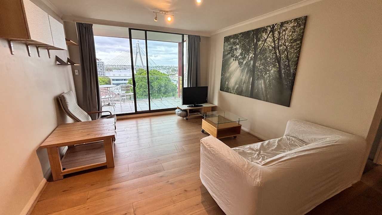 Furnished room in a flatshare