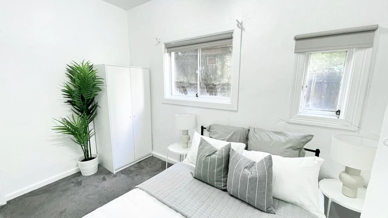 Room in a share house