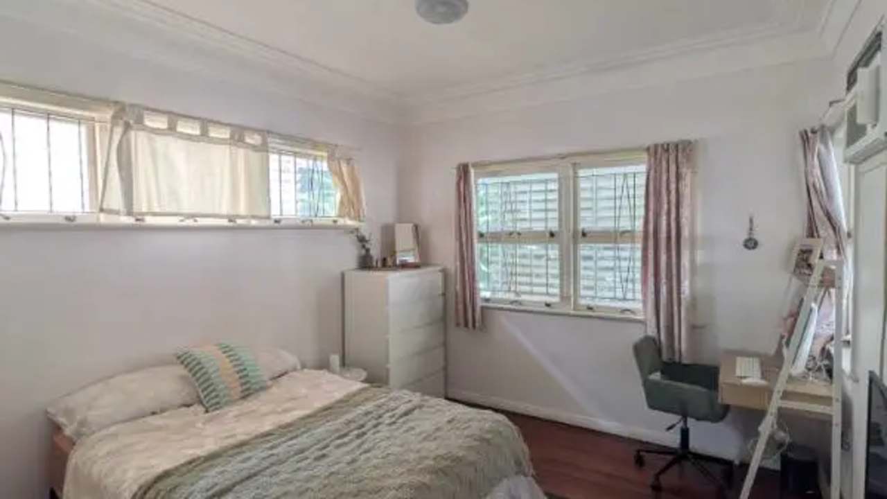 Room in a share house