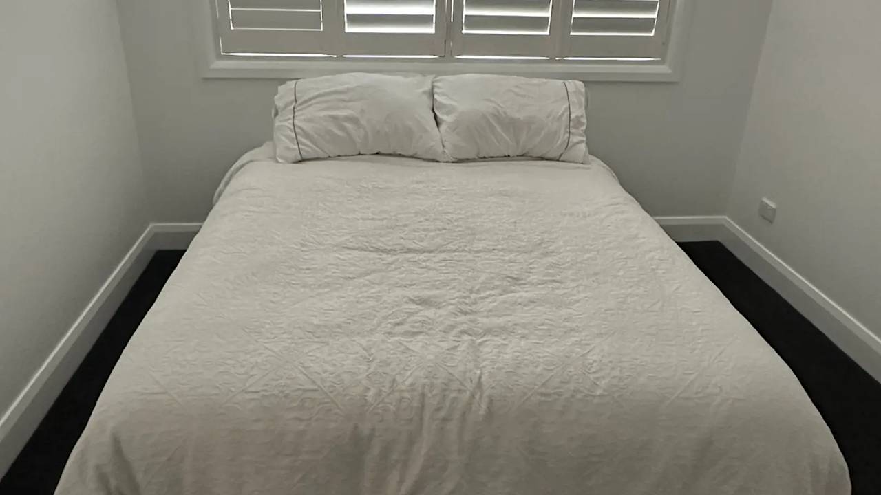 Unfurnished room in a share house