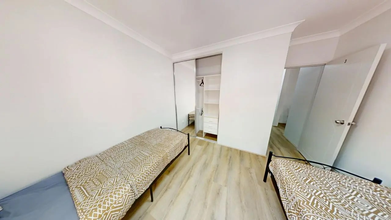Furnished room in a flatshare