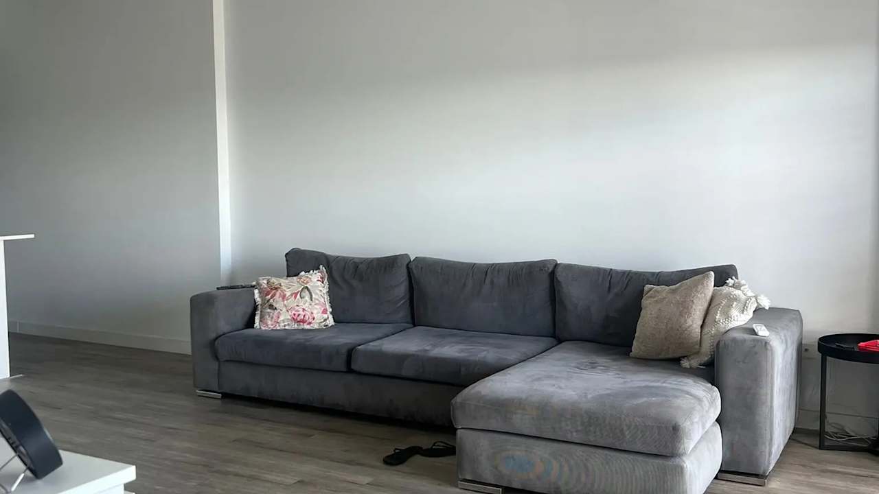 Unfurnished room in a flatshare