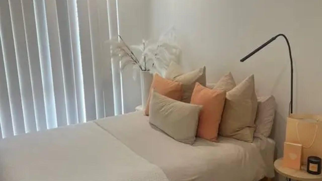 Room in a share house