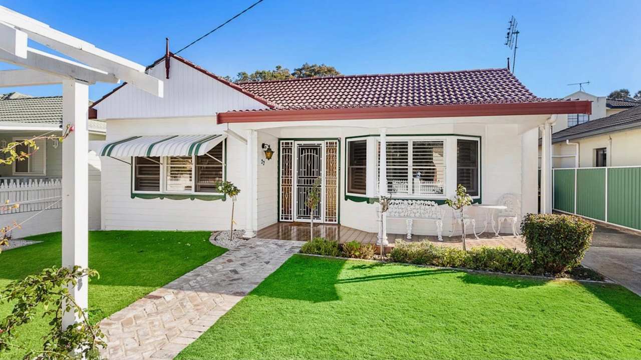 Whole property with 3 rooms for rent