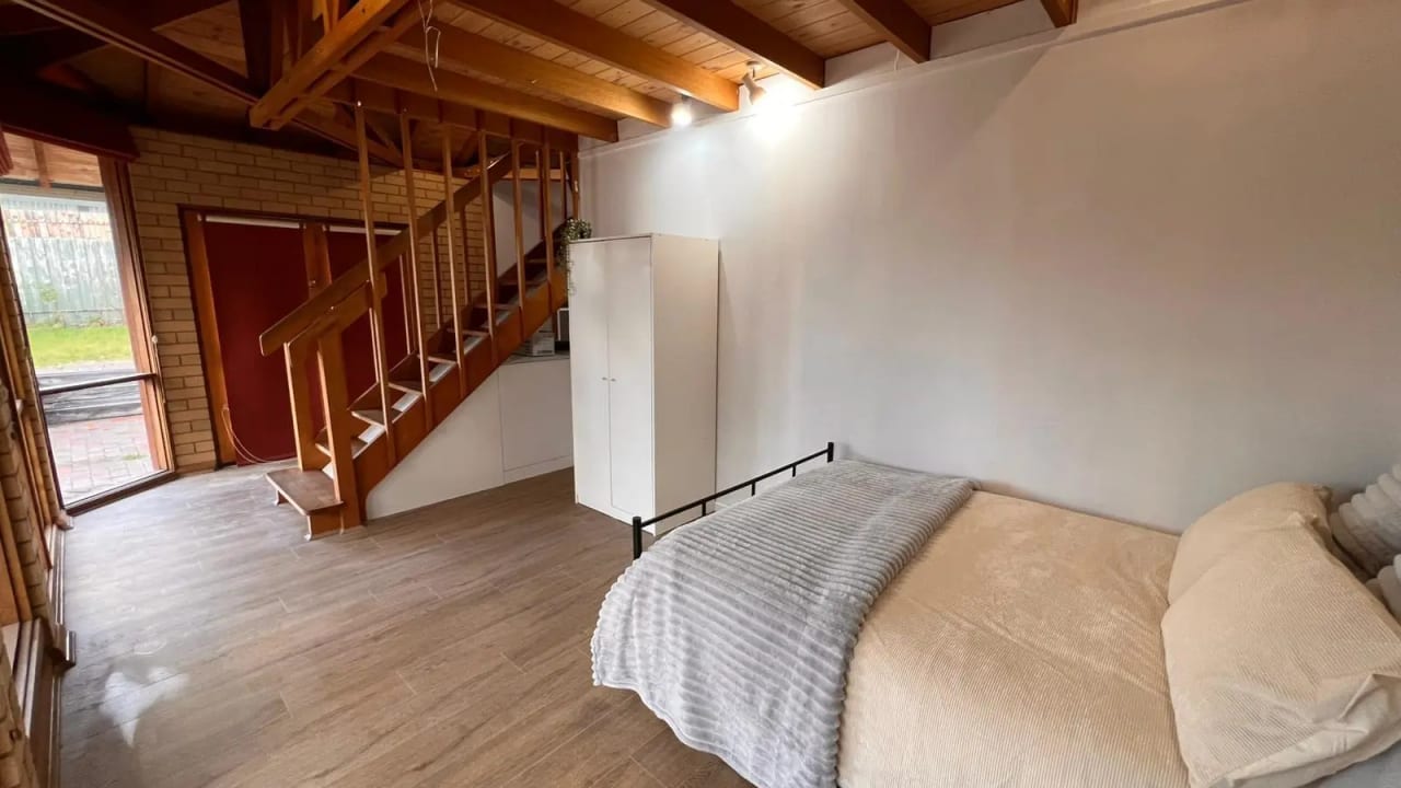 Furnished room with own bathroom