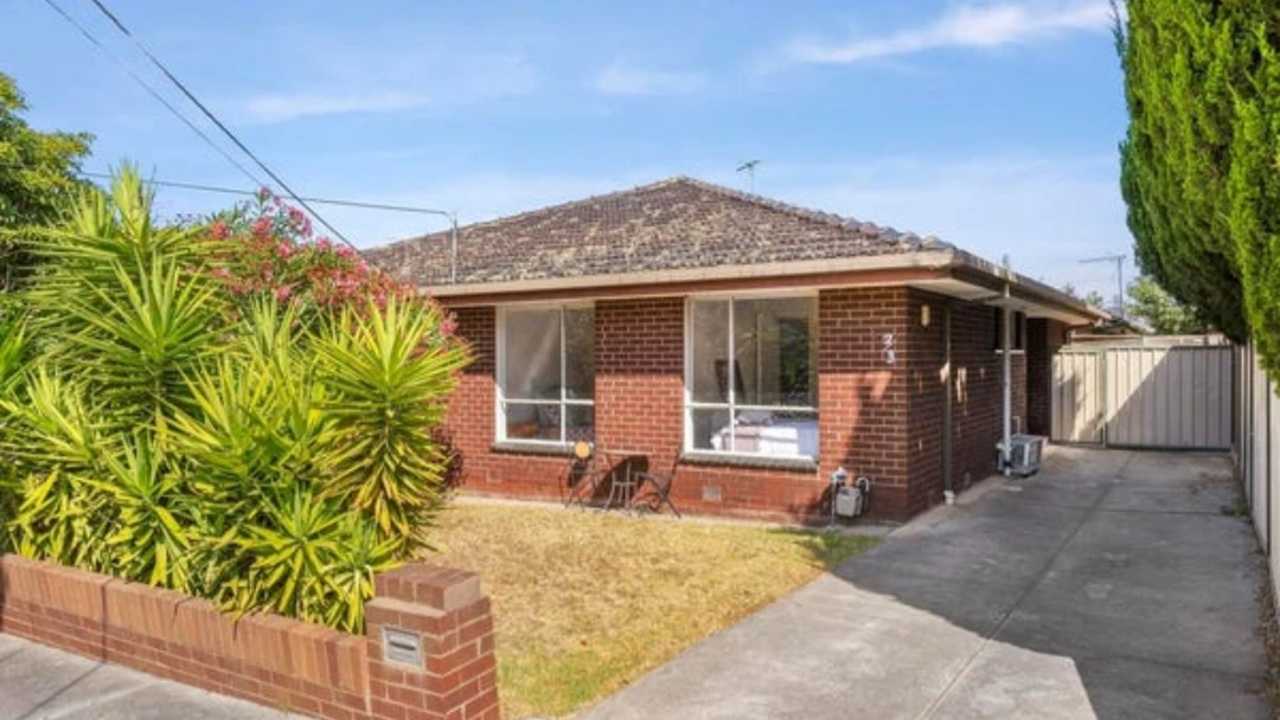 Whole property with 2 rooms for rent