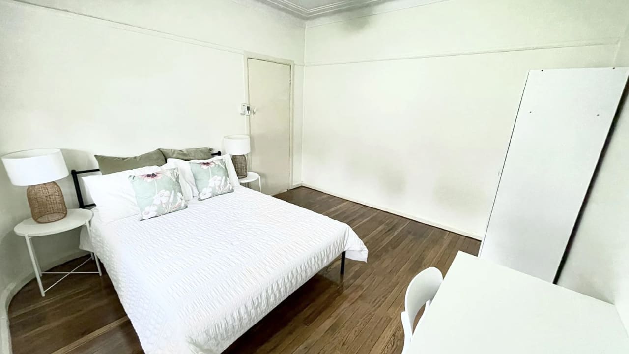 Room in a share house