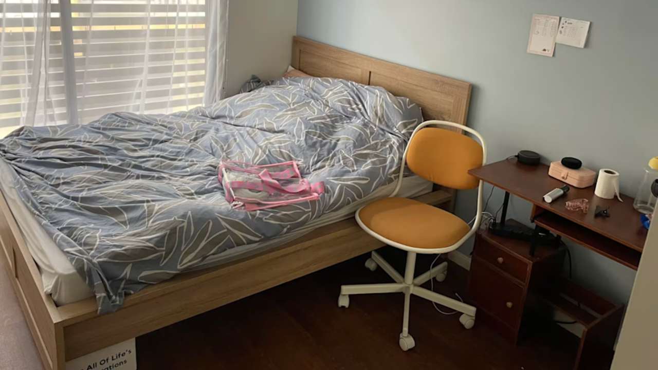 Unfurnished room in a share house