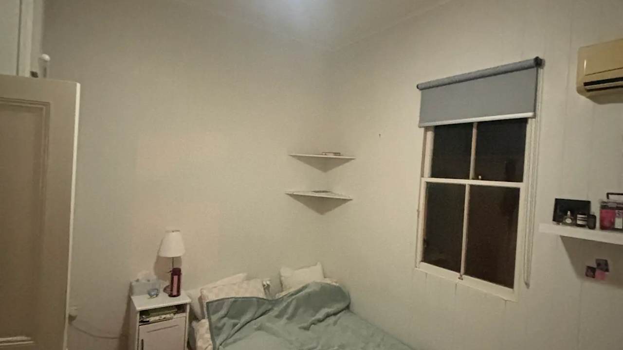 Room in a share house