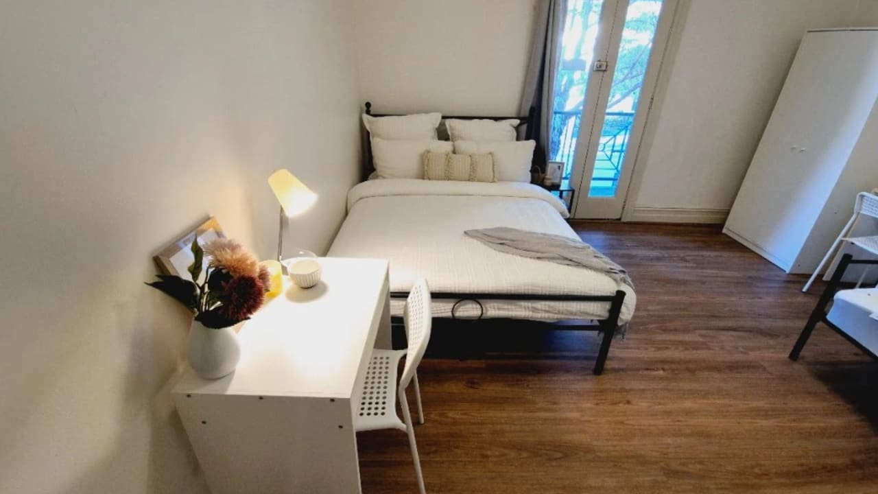 Furnished room in a share house