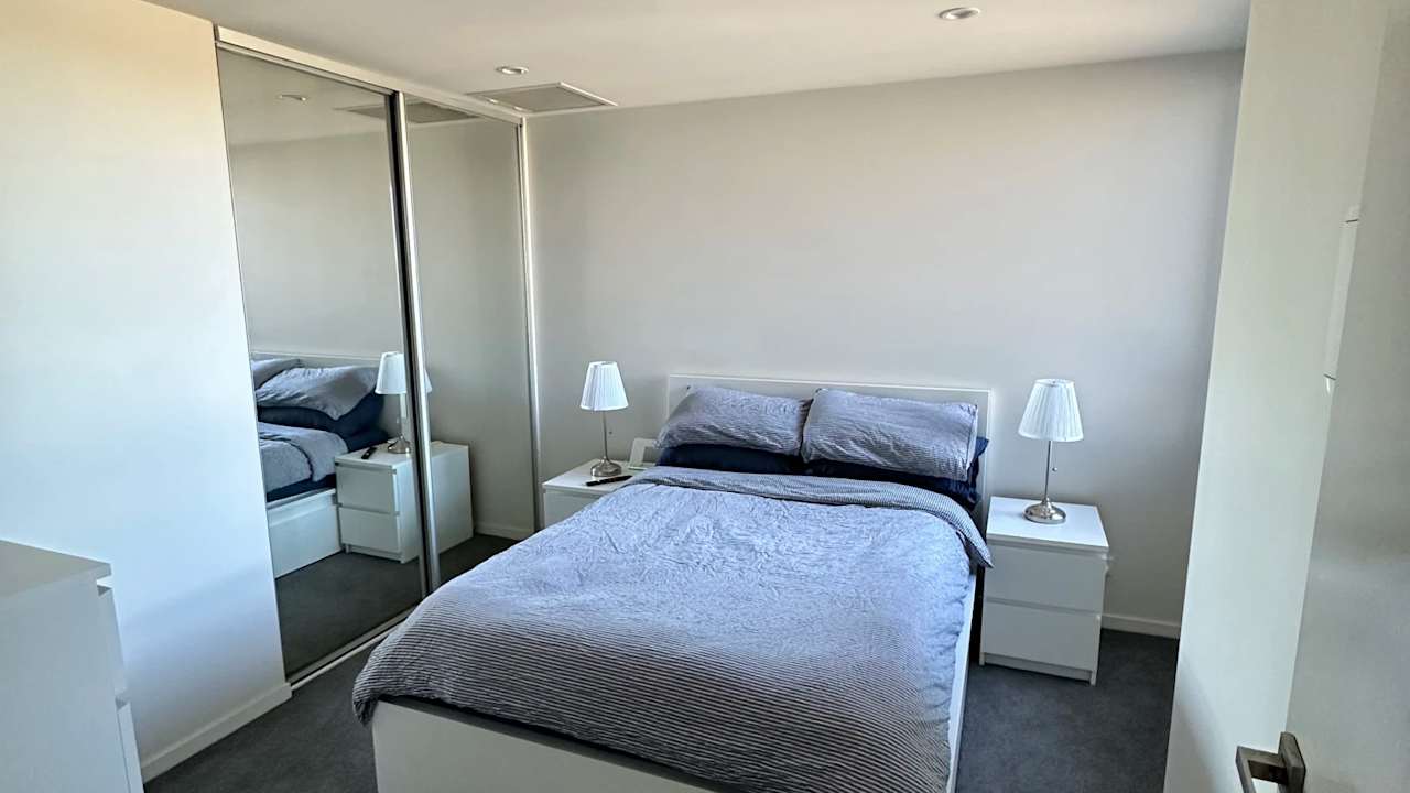 Furnished room in a flatshare
