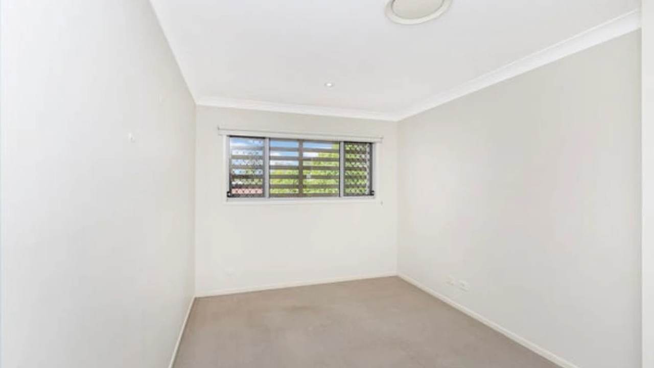 Unfurnished room with own bathroom