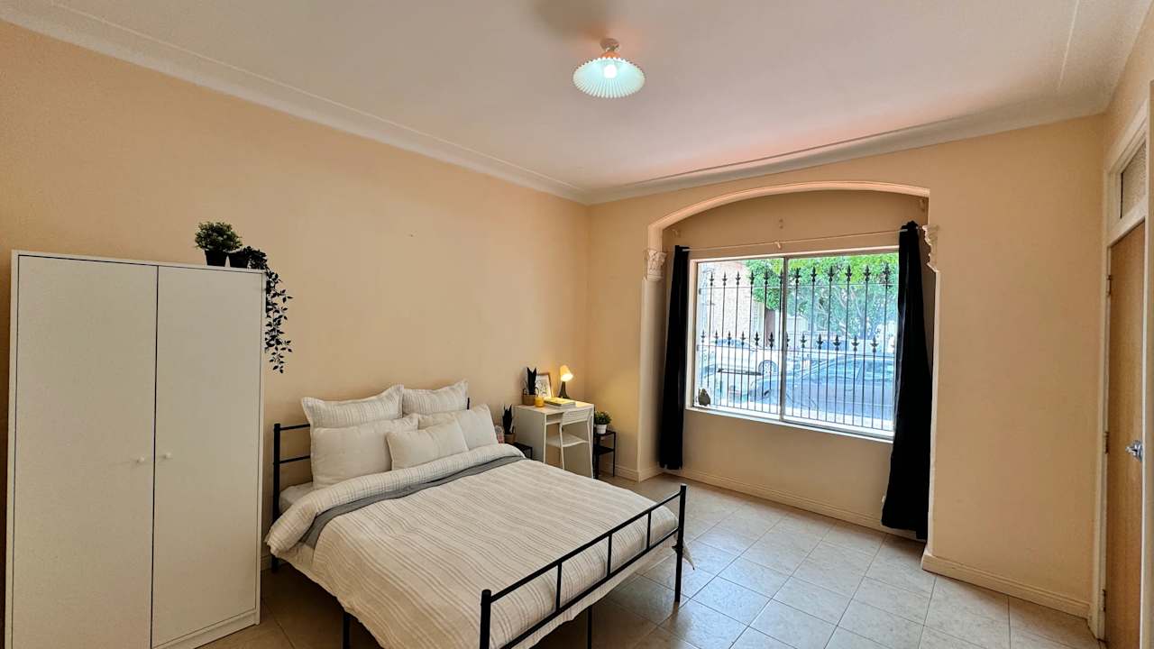 Whole property with 5 rooms for rent