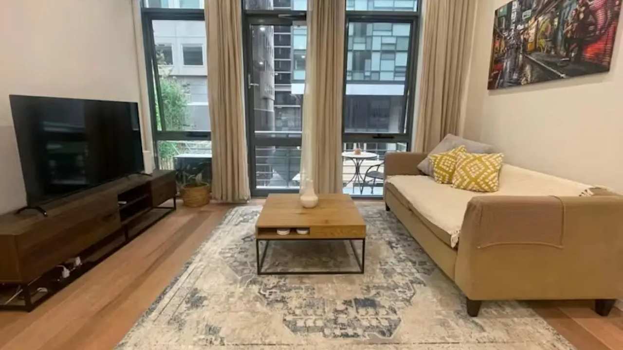 Furnished room in a flatshare