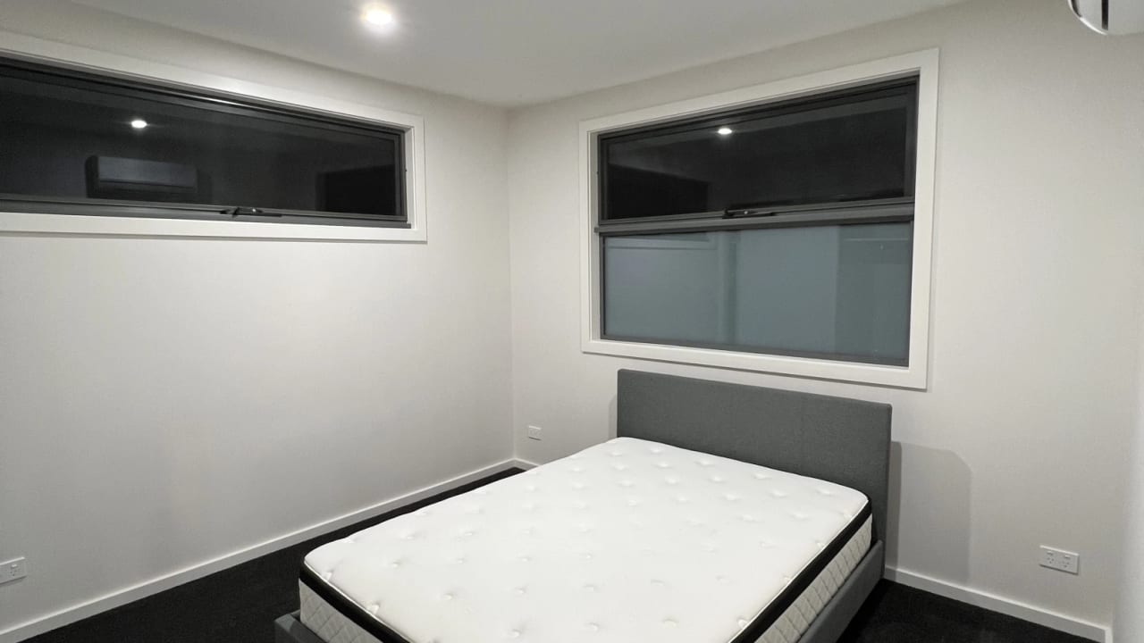 Room with ensuite in a share house