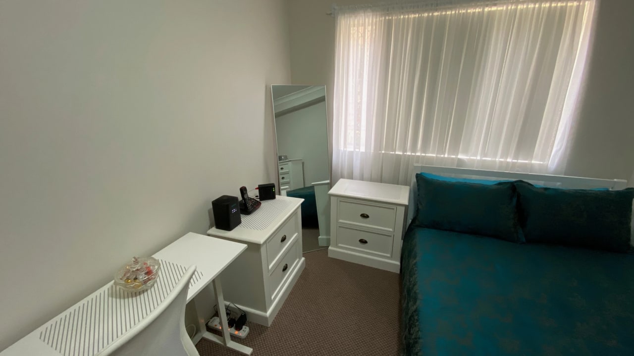 Furnished room in a flatshare