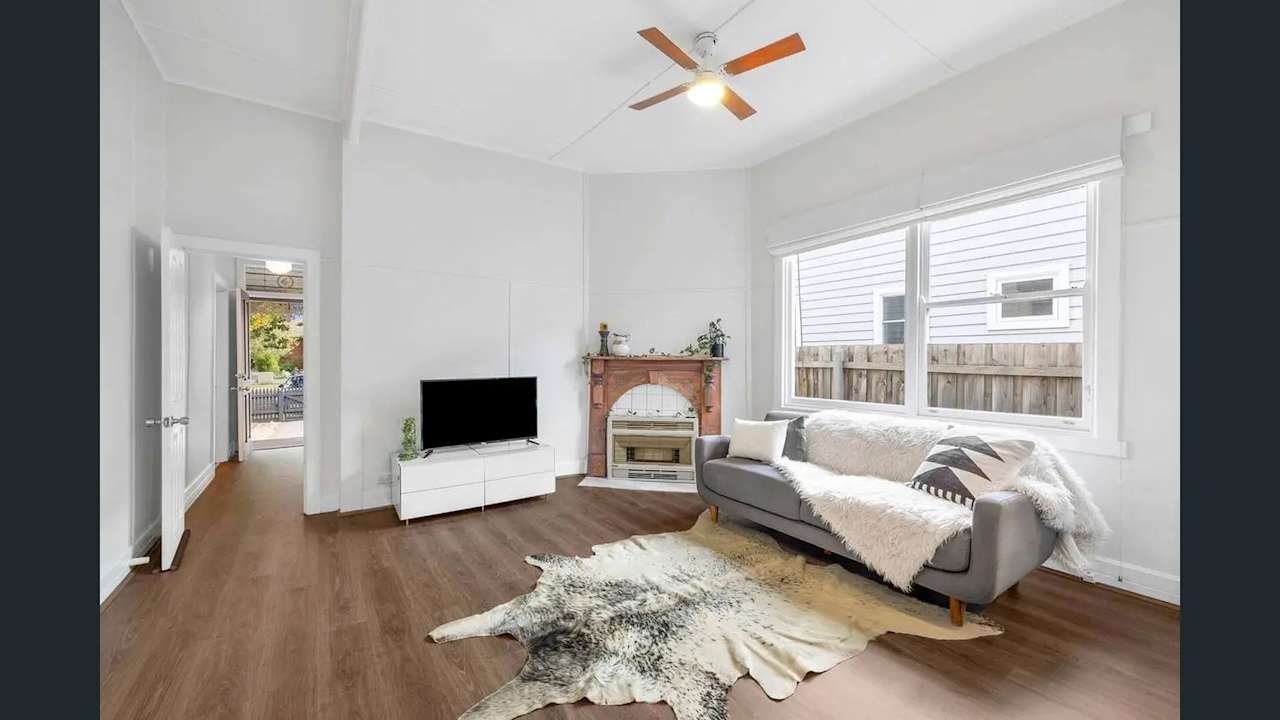 Room in a share house