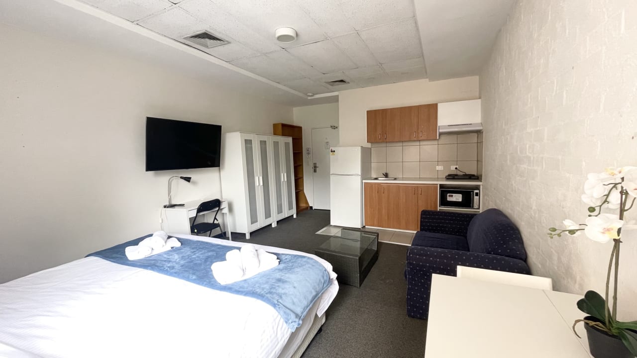 Furnished room studio flat for rent