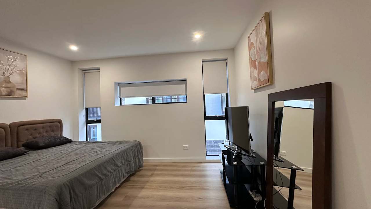 Furnished room with ensuite in a flatshare