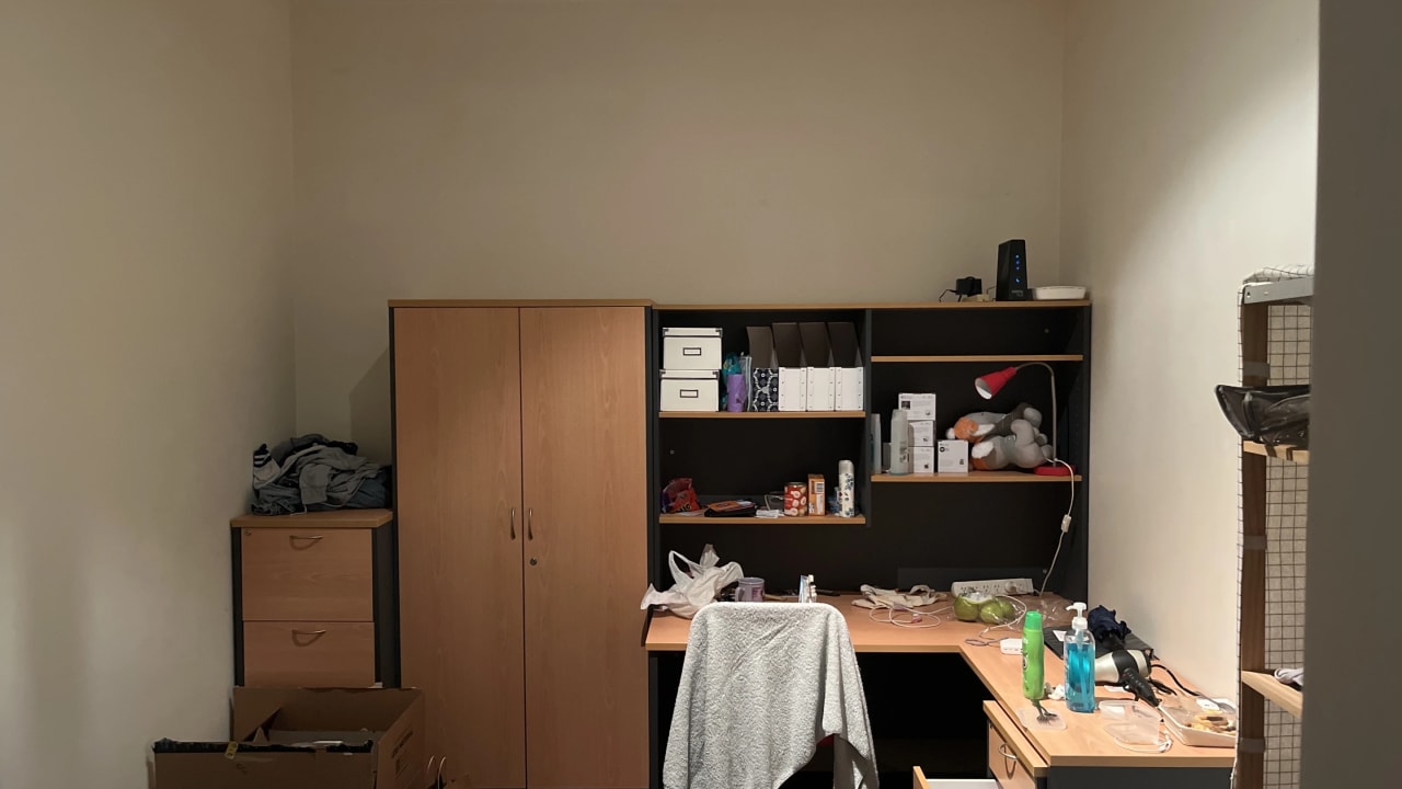 Furnished room in a flatshare