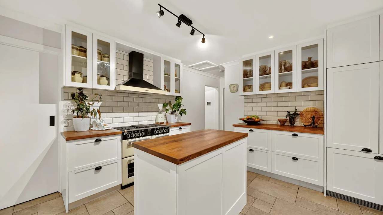 Room in a share house