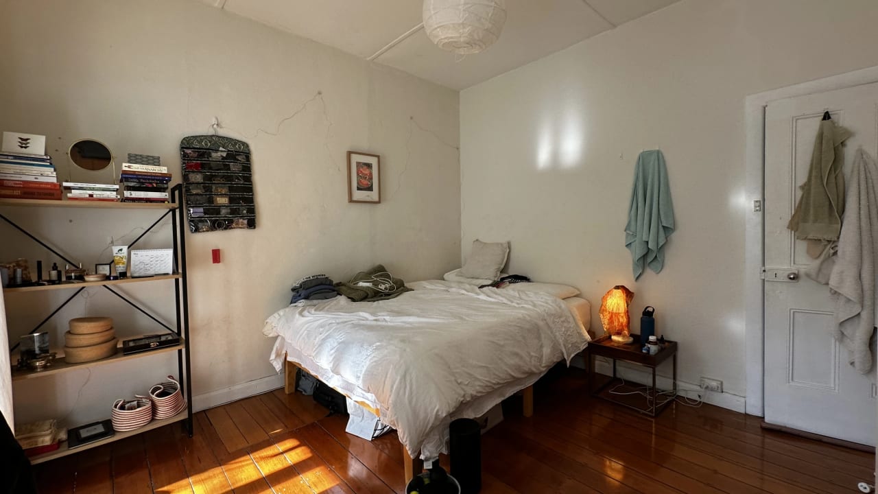 Room in a share house