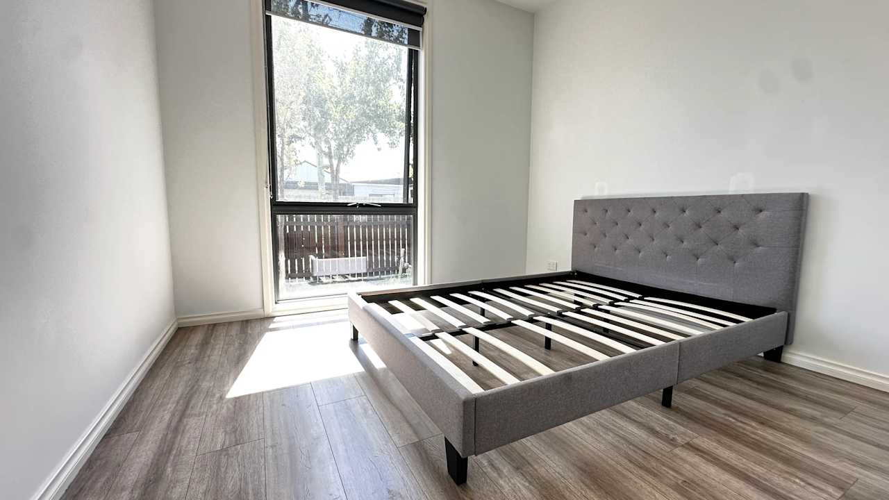 Unfurnished room with own bathroom