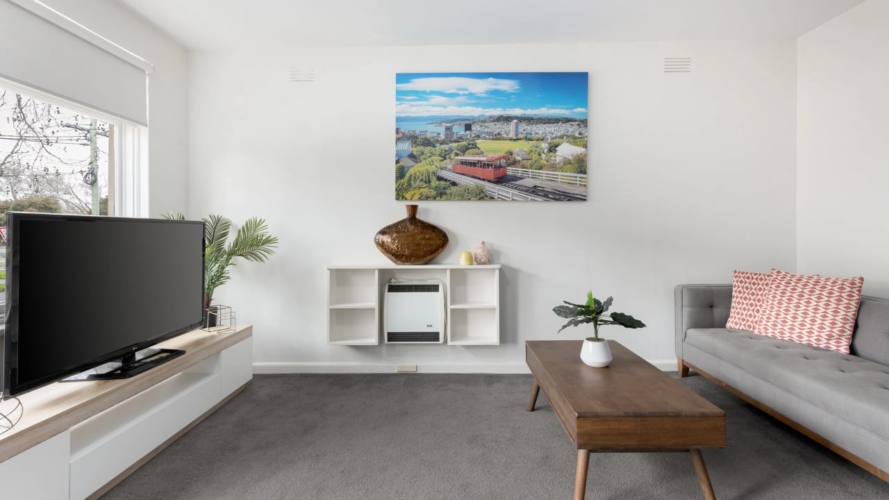 Whole property with 2 rooms for rent