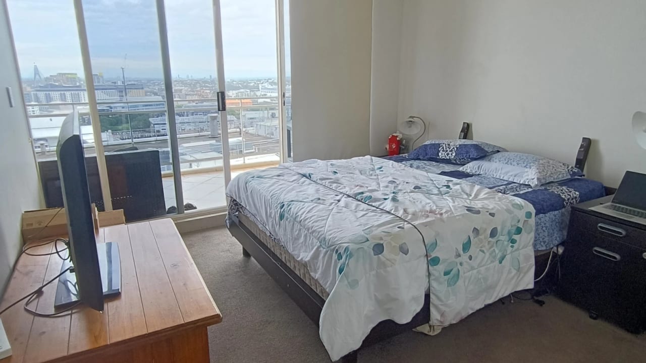 Furnished room with ensuite in a flatshare
