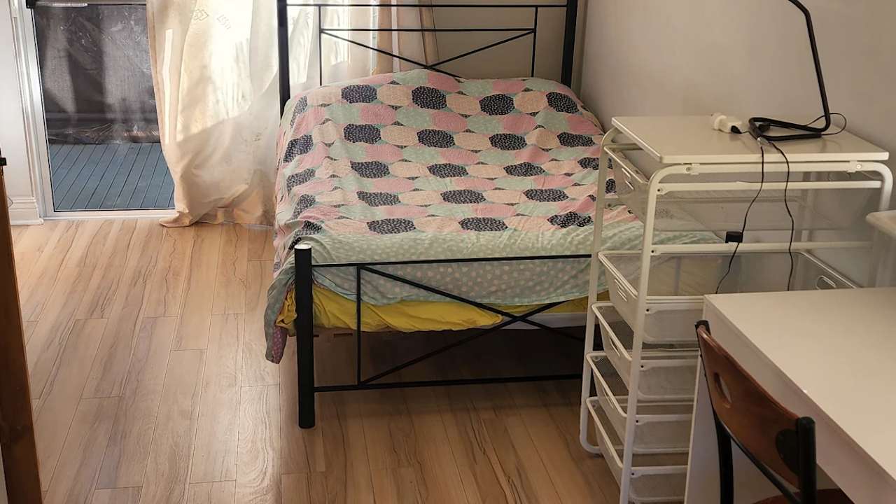 Furnished room with own bathroom