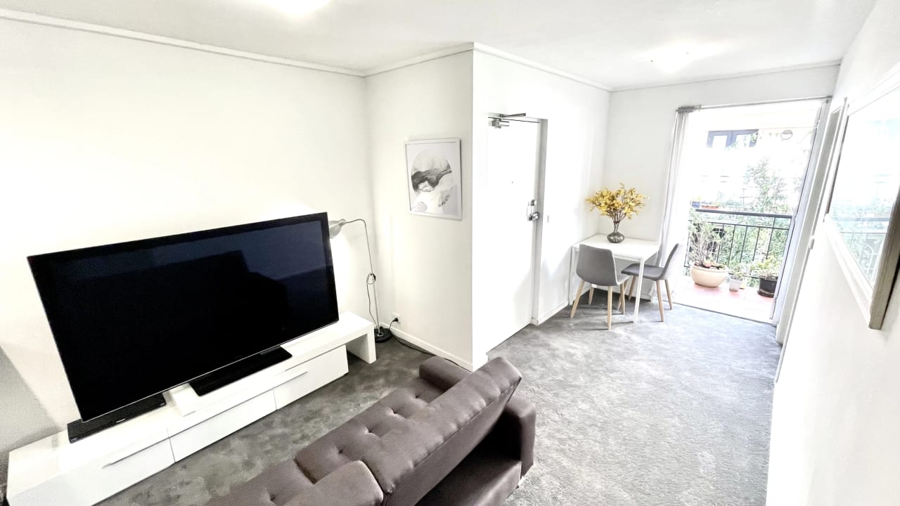 Furnished room in a flatshare