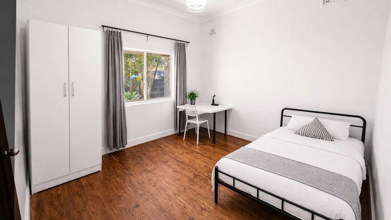 Whole property with 4 rooms for rent