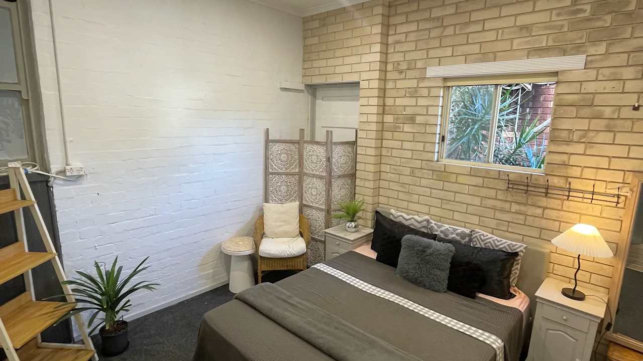Furnished room with own bathroom