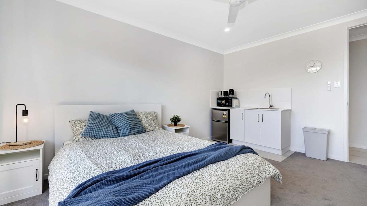 Furnished room with own bathroom