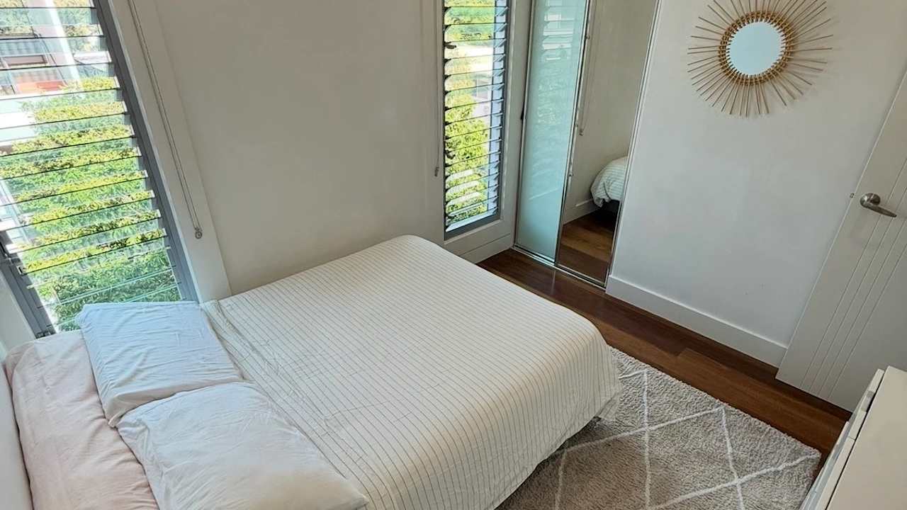 Furnished room in a share house