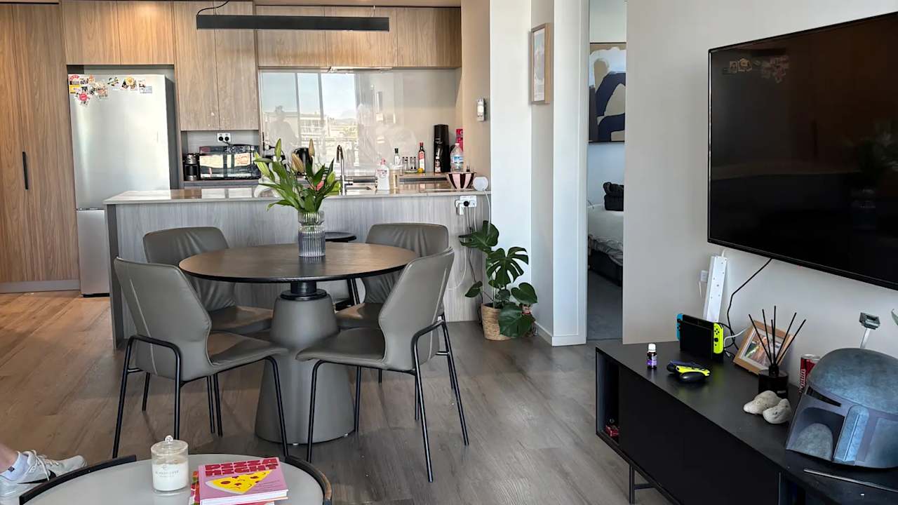 Furnished room with ensuite in a flatshare