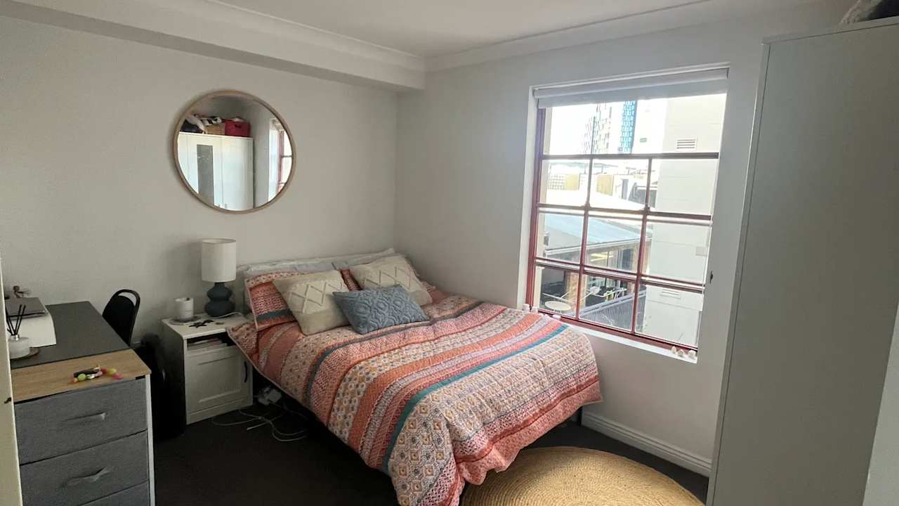 Furnished room in a flatshare